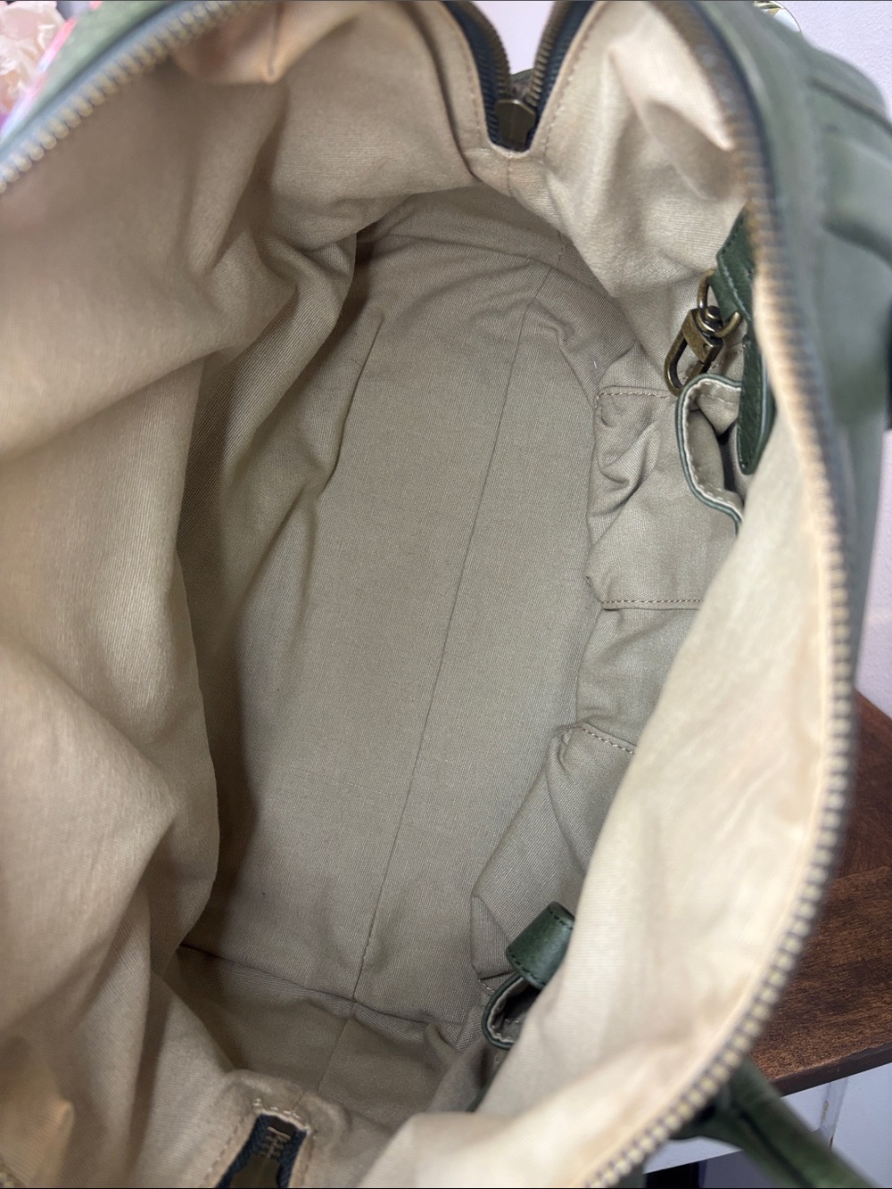 π₯Cole Haan Vintage green leather satchel with a structured, top handle design - Picture 12 of 16